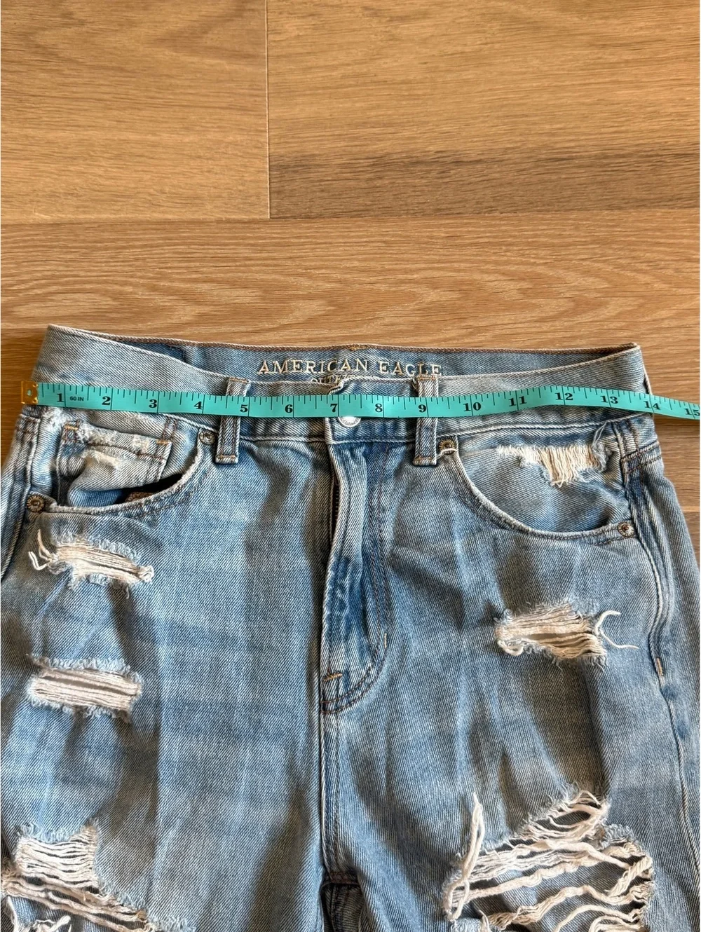 American Eagle Light Wash Distressed Skinny Jeans